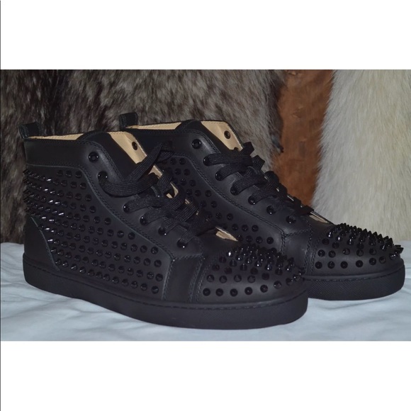 Comment below up to a size 15 - Picture 1 of 8